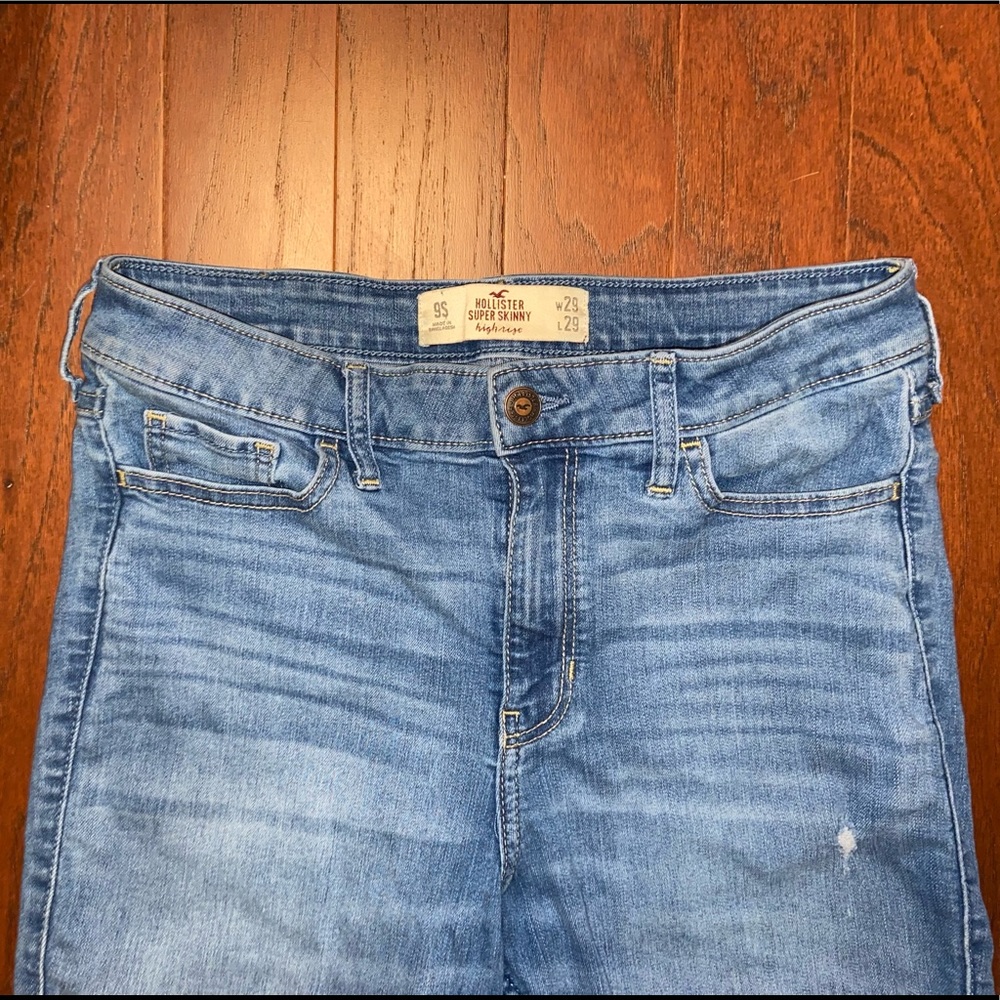 Hollister Ripped Super Skinny Jeans